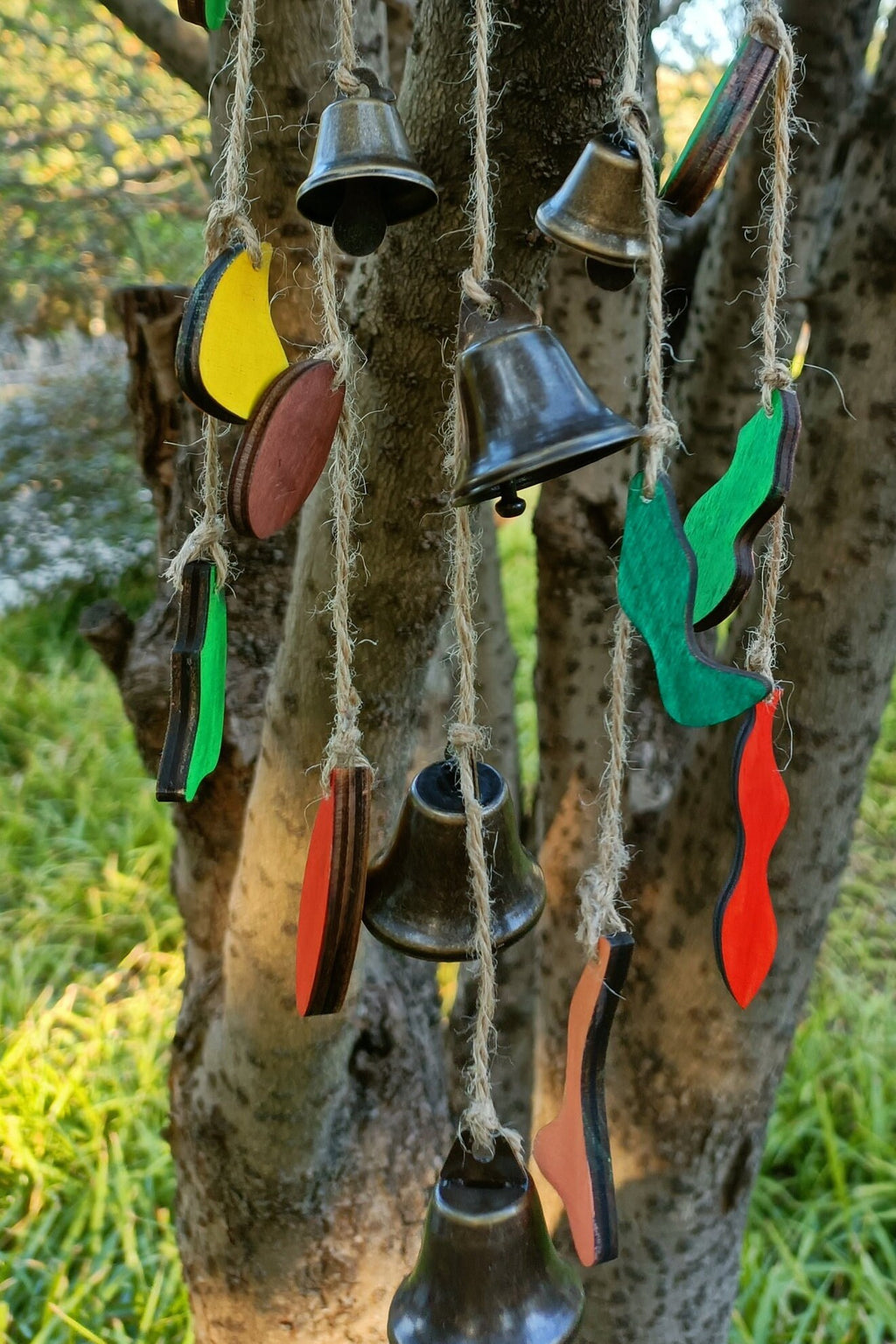 Log Wreath with Hanging Bells, Witch Bells for Door Protection, Witch Bells Wreath, Witchy Decor Bedroom, Witchy Gifts for Women