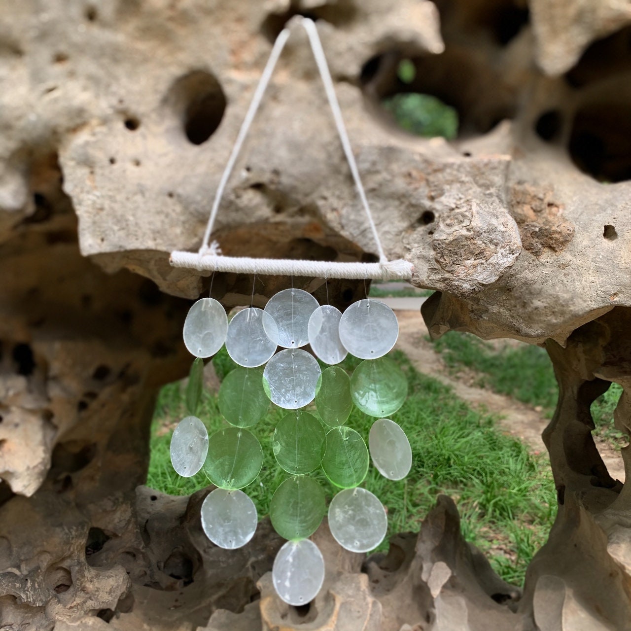 Round Shell Mobile Chime, Green Windchime  Come With Wall Stand, Beach Wind Chime, Garden Hanging Decoration, Housewarming Gifts