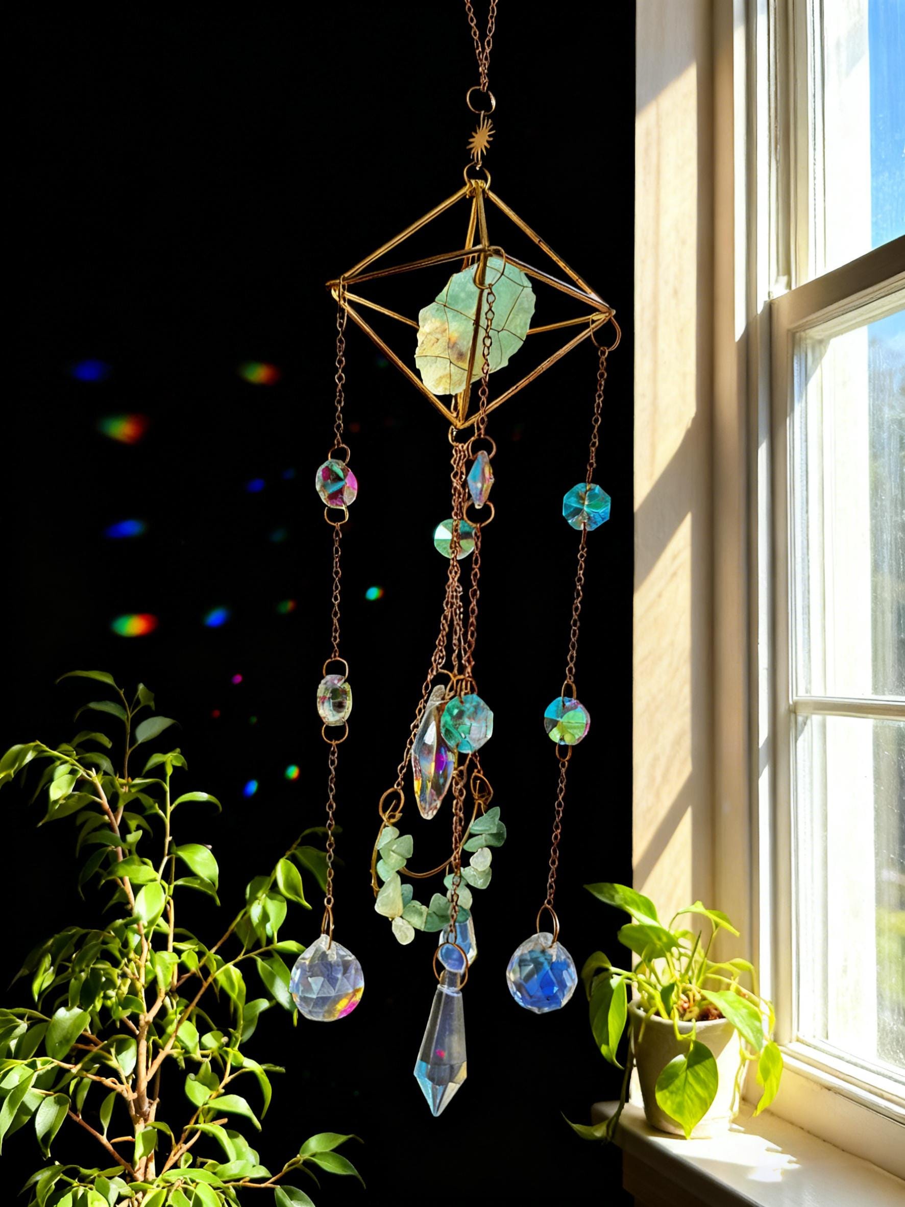 Green Raw Stone Sun Catcher, Healing Crystal Energy Window Ornament, Prism Rainbows for Yoga Meditation Room Decor